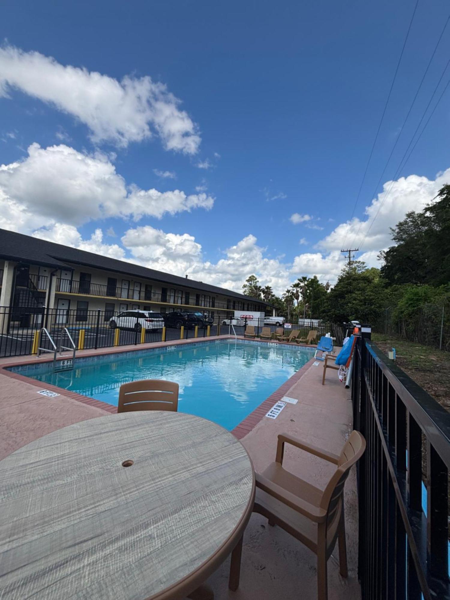 High Springs Inn Soon To Be Clarion Pointe Alachua Zewnętrze zdjęcie